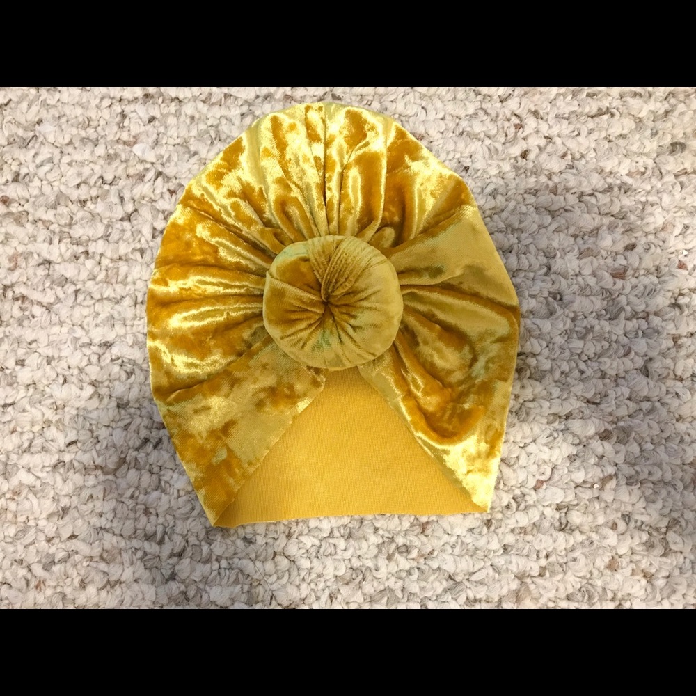 Baby velvet turban